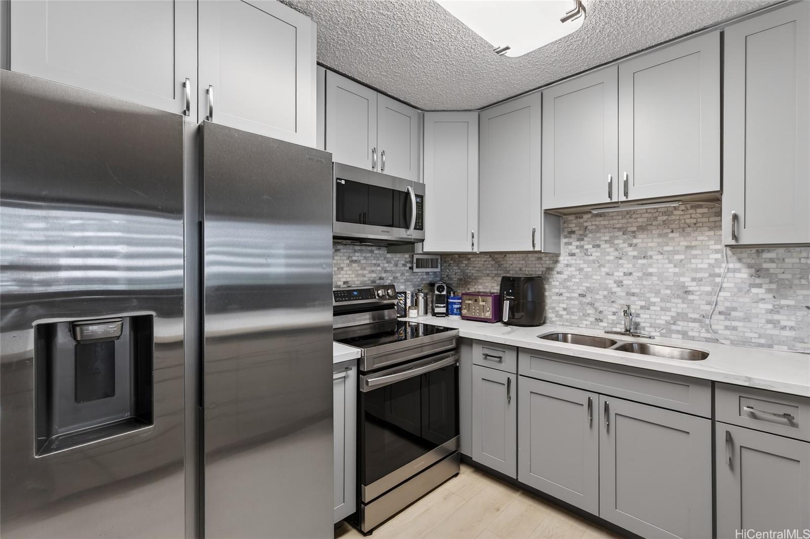 Tradewinds Hotel Inc condo # 407A, Honolulu, Hawaii - photo 22 of 25