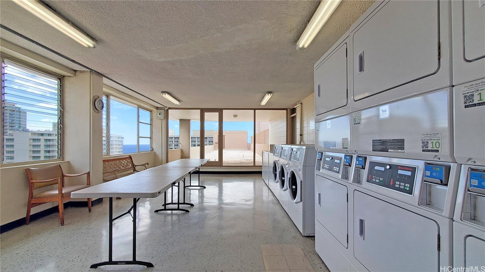 Tradewinds Hotel Inc condo # 407A, Honolulu, Hawaii - photo 24 of 25