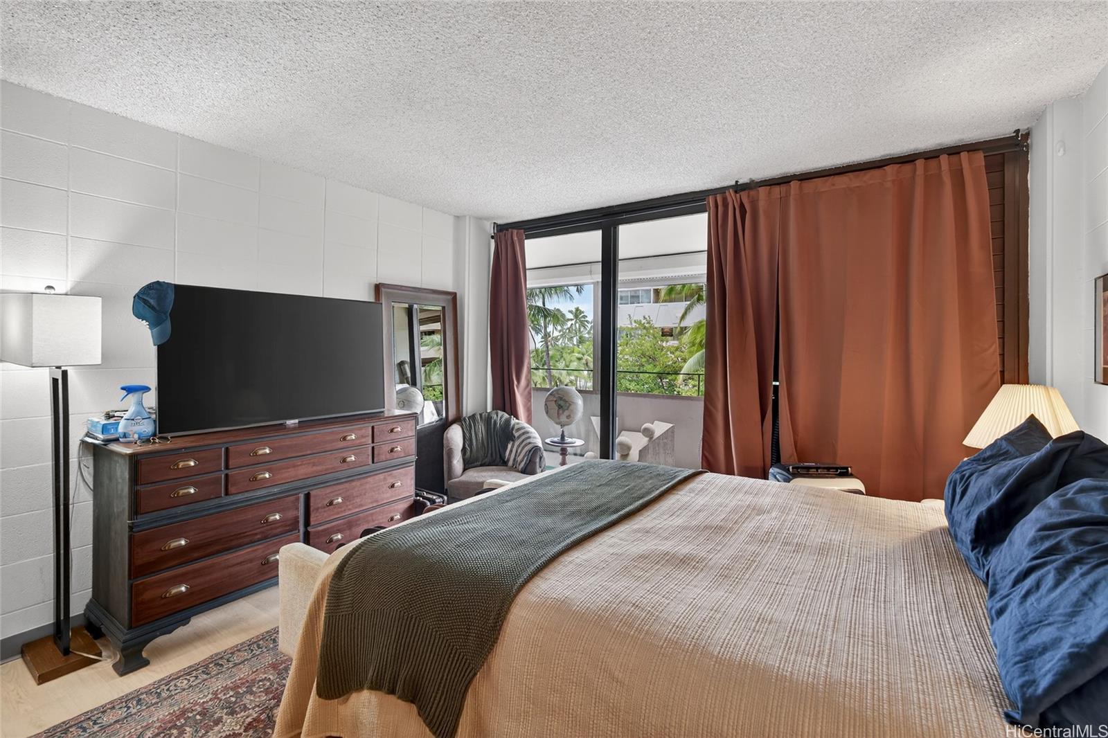 Tradewinds Hotel Inc condo # 407A, Honolulu, Hawaii - photo 4 of 25