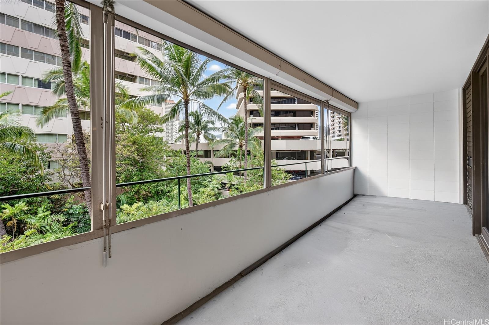 Tradewinds Hotel Inc condo # 407A, Honolulu, Hawaii - photo 6 of 25