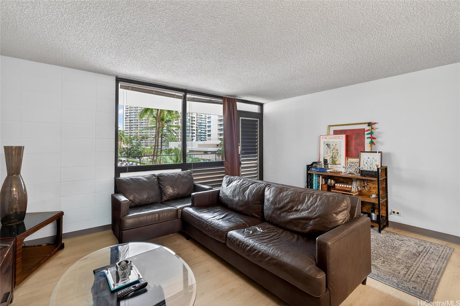 Tradewinds Hotel Inc condo # 407A, Honolulu, Hawaii - photo 8 of 25