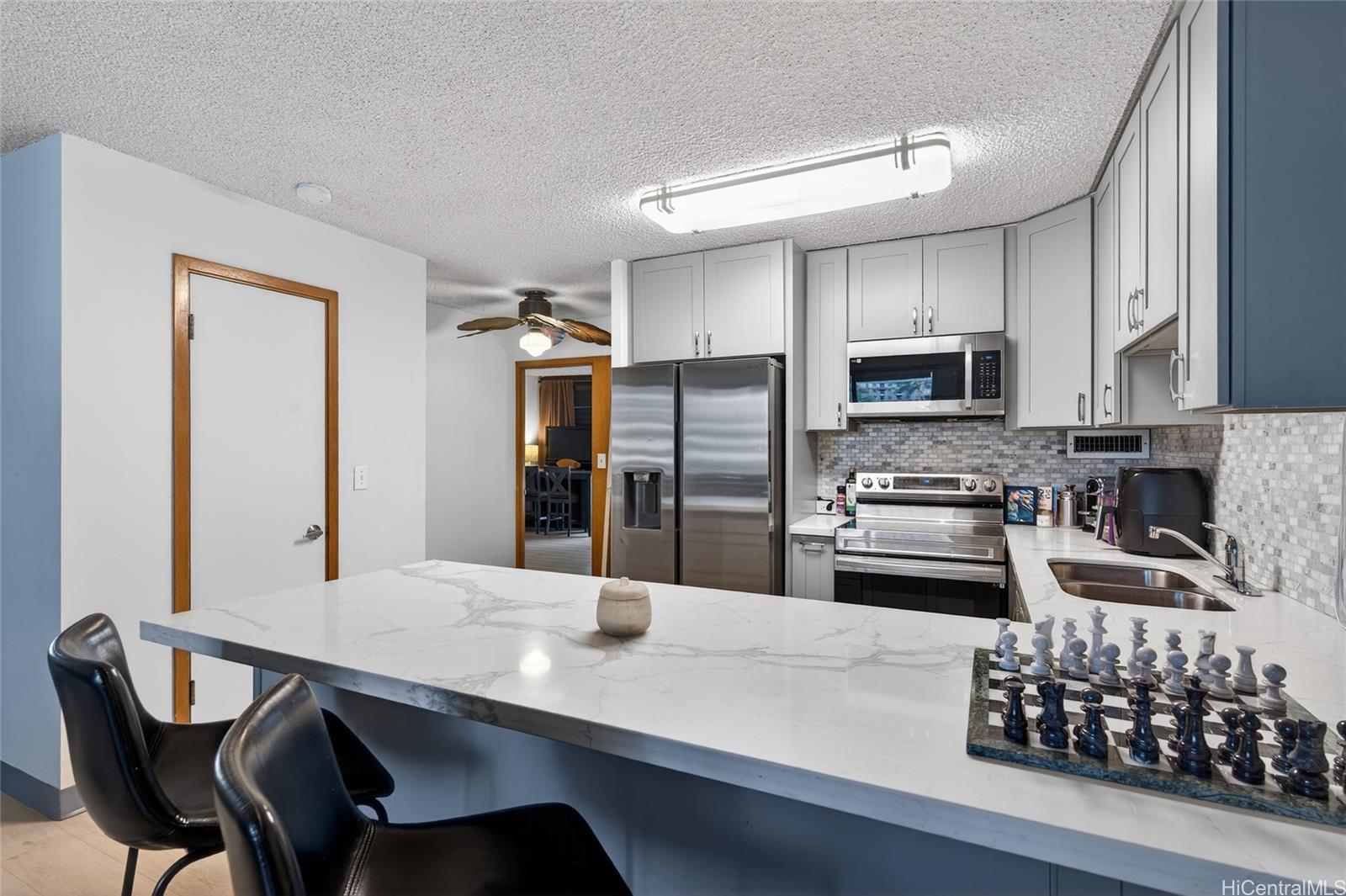 Tradewinds Hotel Inc condo # 407A, Honolulu, Hawaii - photo 9 of 25