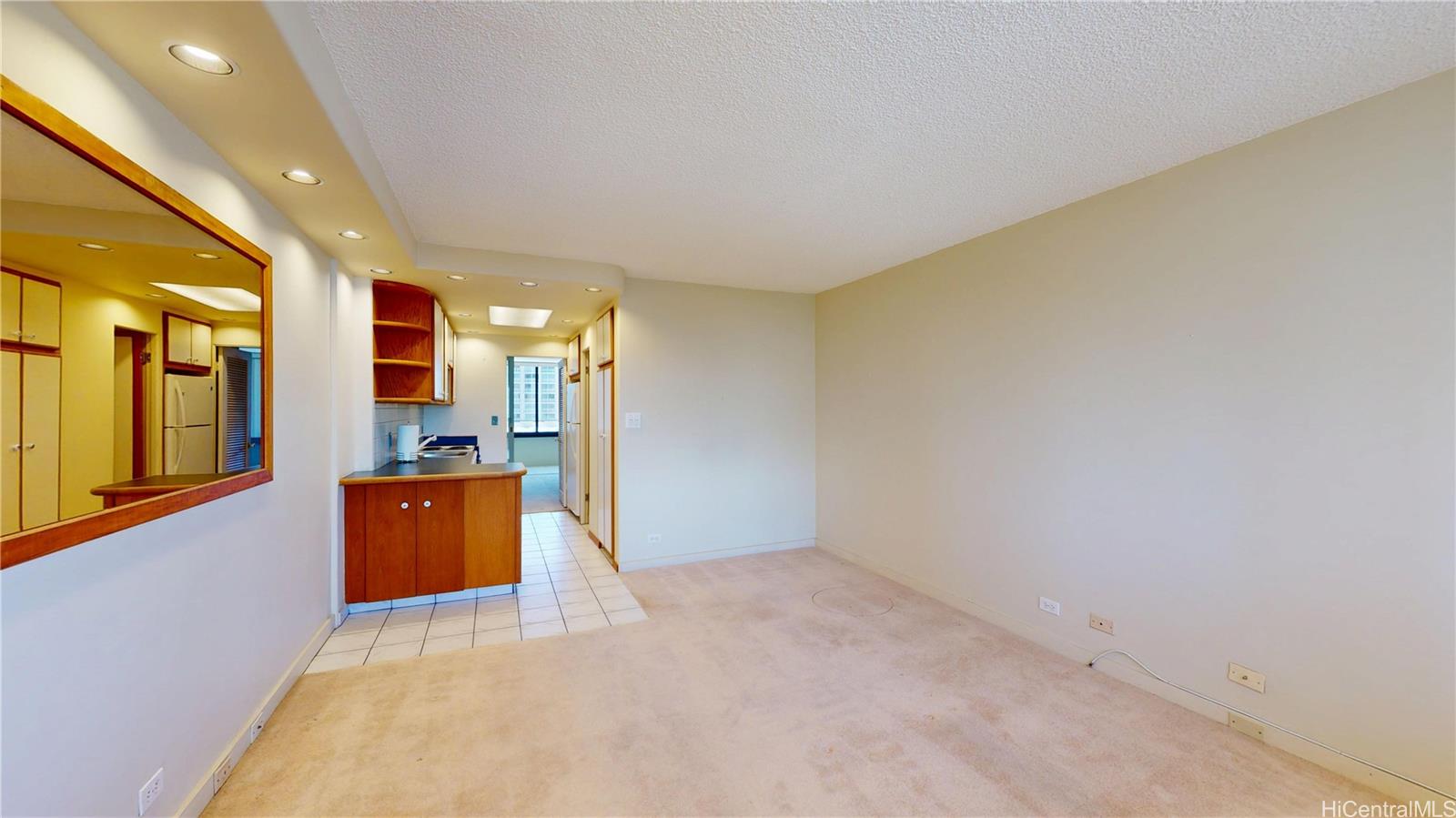 Tradewinds Hotel Inc condo # 902B, Honolulu, Hawaii - photo 2 of 23