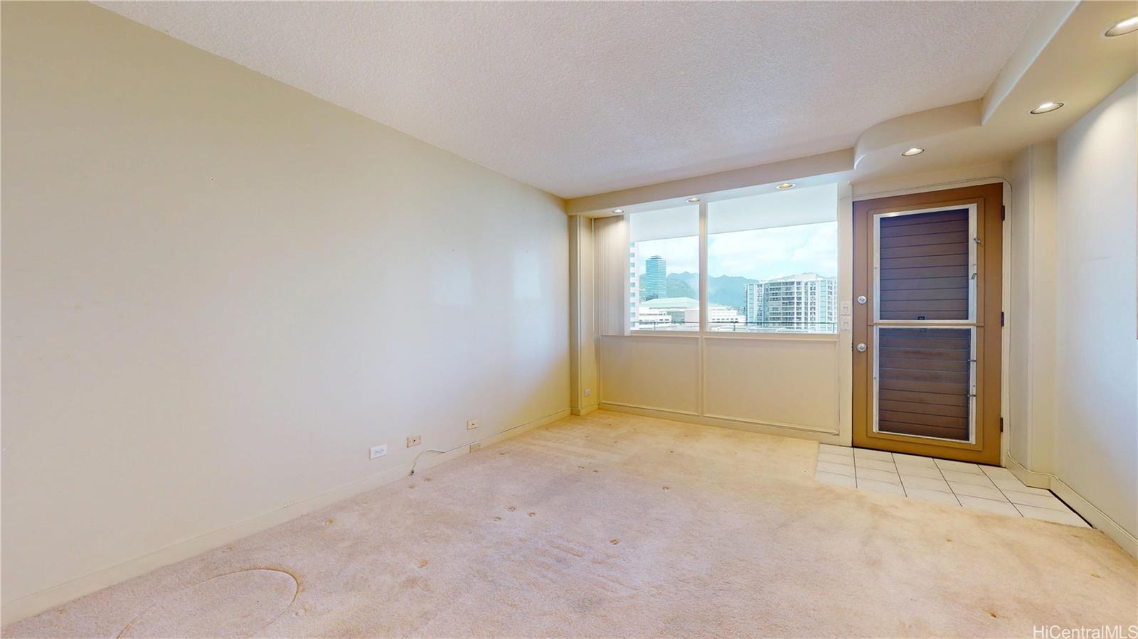 Tradewinds Hotel Inc condo # 902B, Honolulu, Hawaii - photo 5 of 23