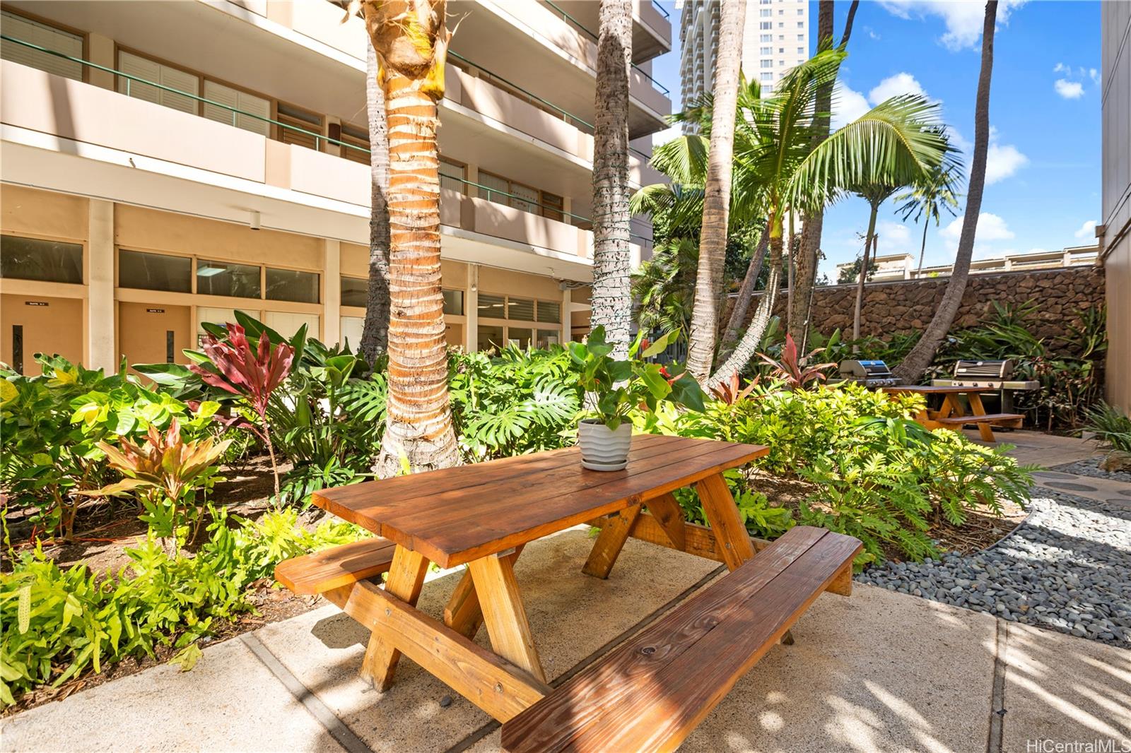 Tradewinds Hotel Inc condo # 907A, Honolulu, Hawaii - photo 20 of 22