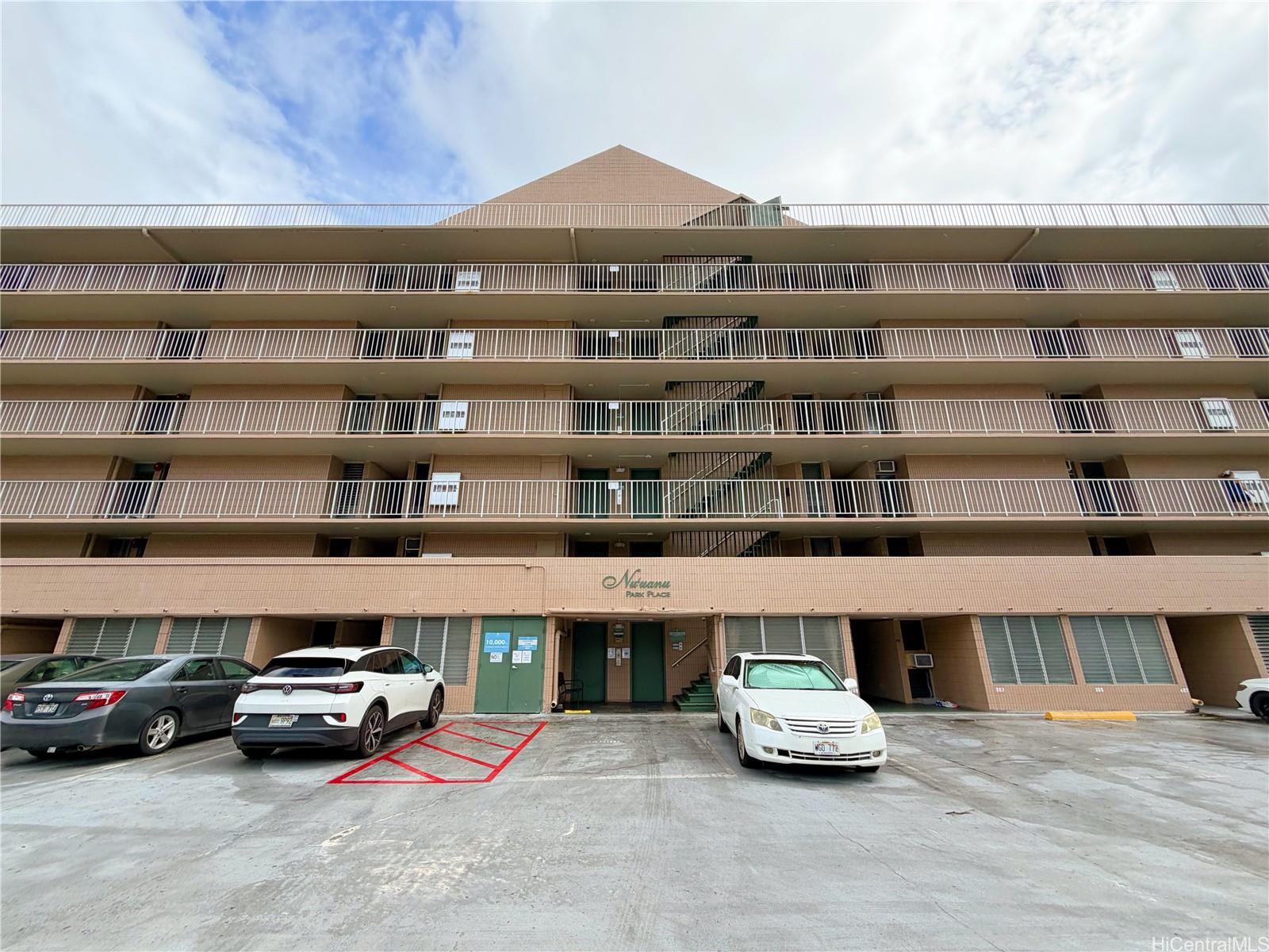 Nuuanu Park Place condo # B202, Honolulu, Hawaii - photo 2 of 17