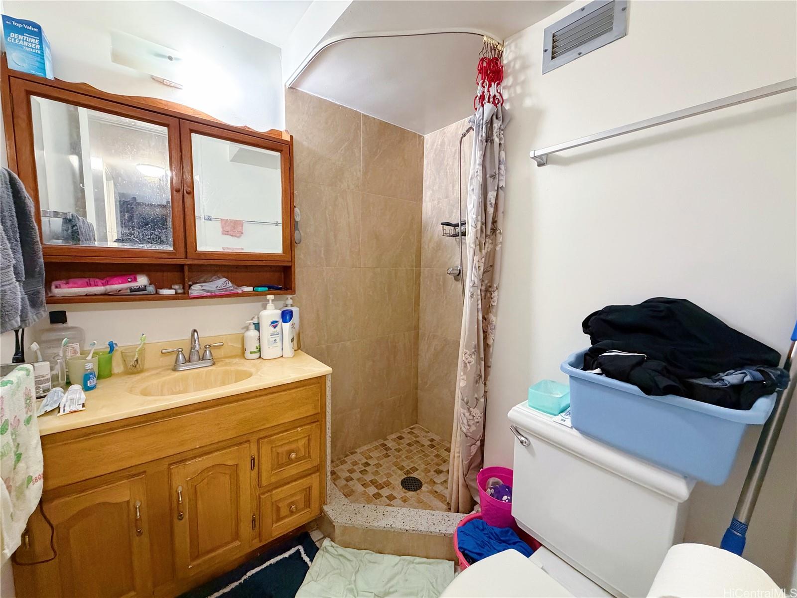 Nuuanu Park Place condo # B202, Honolulu, Hawaii - photo 14 of 17