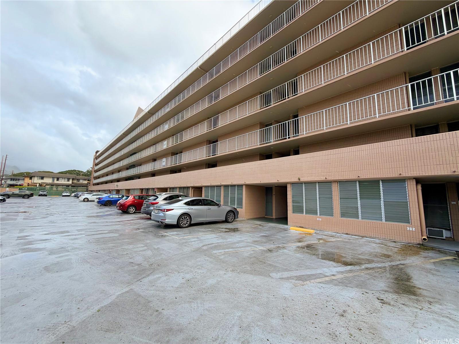 Nuuanu Park Place condo # B202, Honolulu, Hawaii - photo 3 of 17