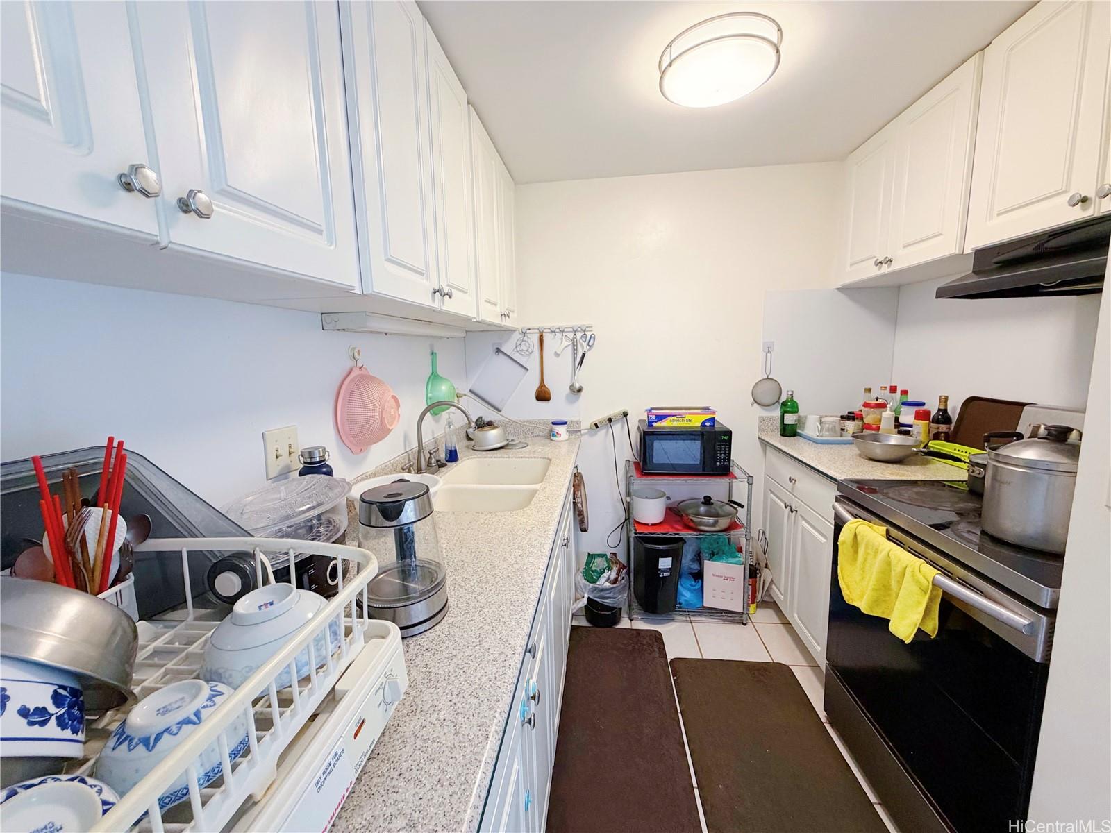 Nuuanu Park Place condo # B202, Honolulu, Hawaii - photo 9 of 17