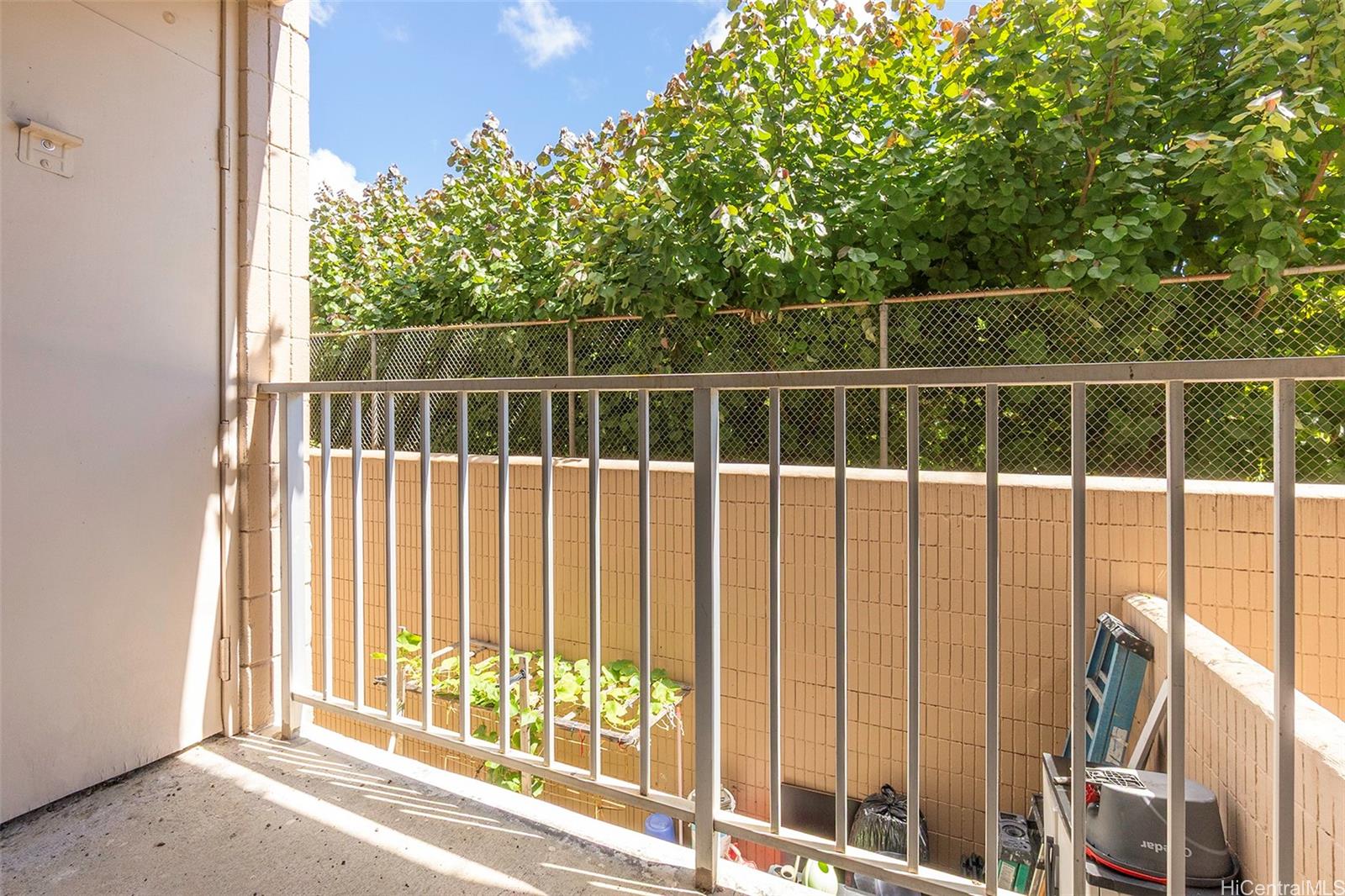 Nuuanu Park Place condo # B206, Honolulu, Hawaii - photo 2 of 16