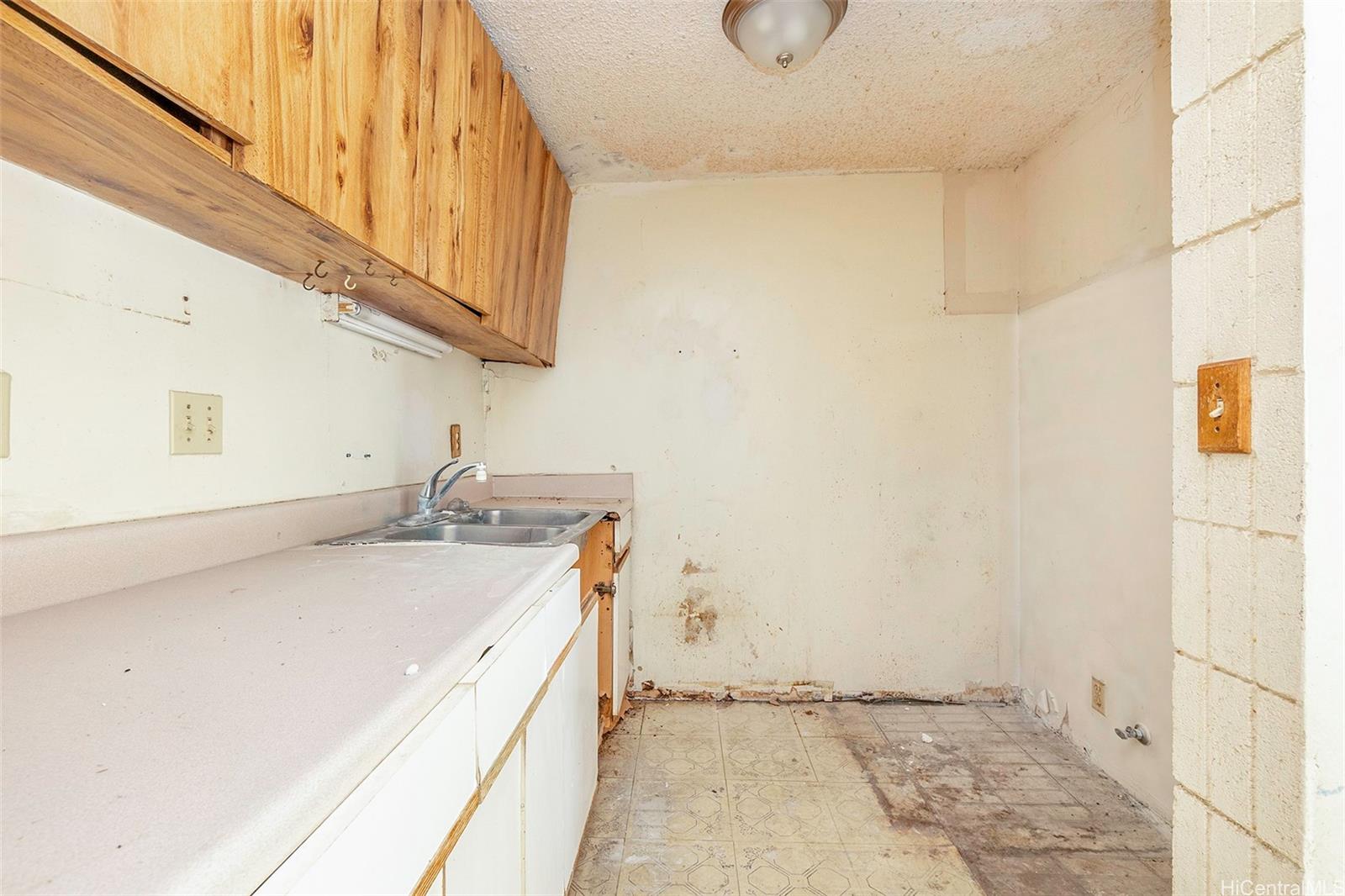 Nuuanu Park Place condo # B206, Honolulu, Hawaii - photo 14 of 16