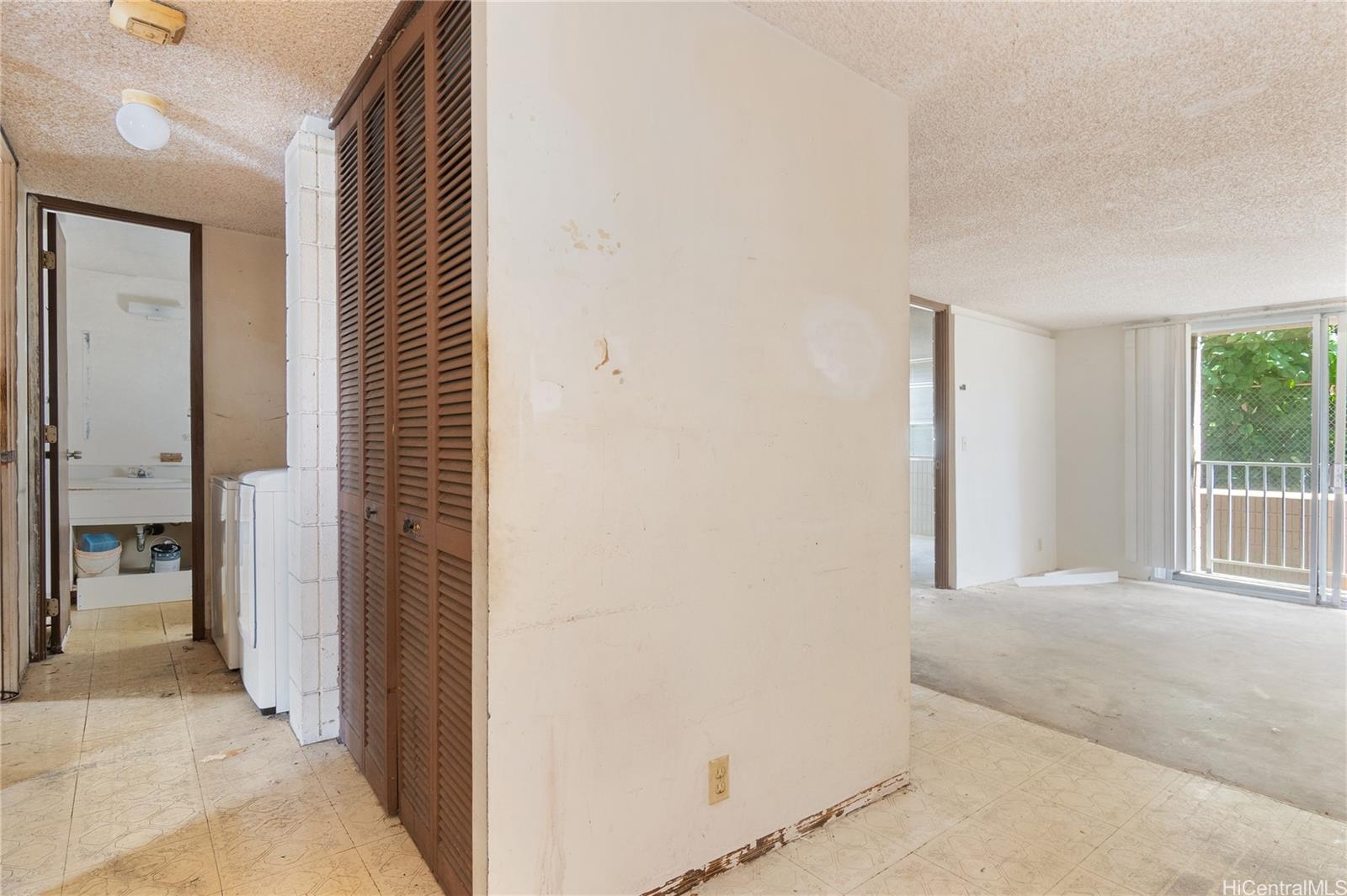 Nuuanu Park Place condo # B206, Honolulu, Hawaii - photo 8 of 16