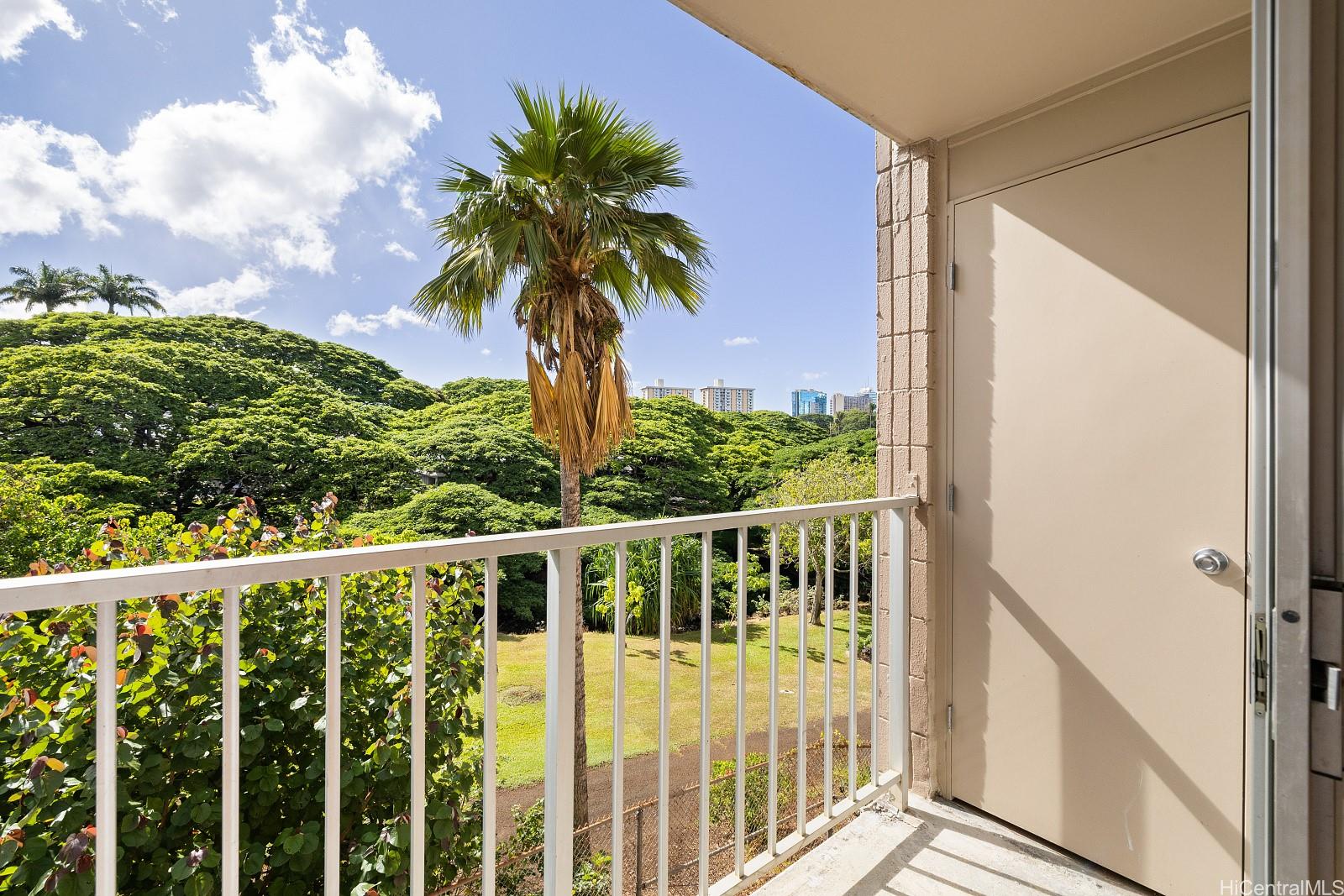 Nuuanu Park Place condo # B405, Honolulu, Hawaii - photo 20 of 25