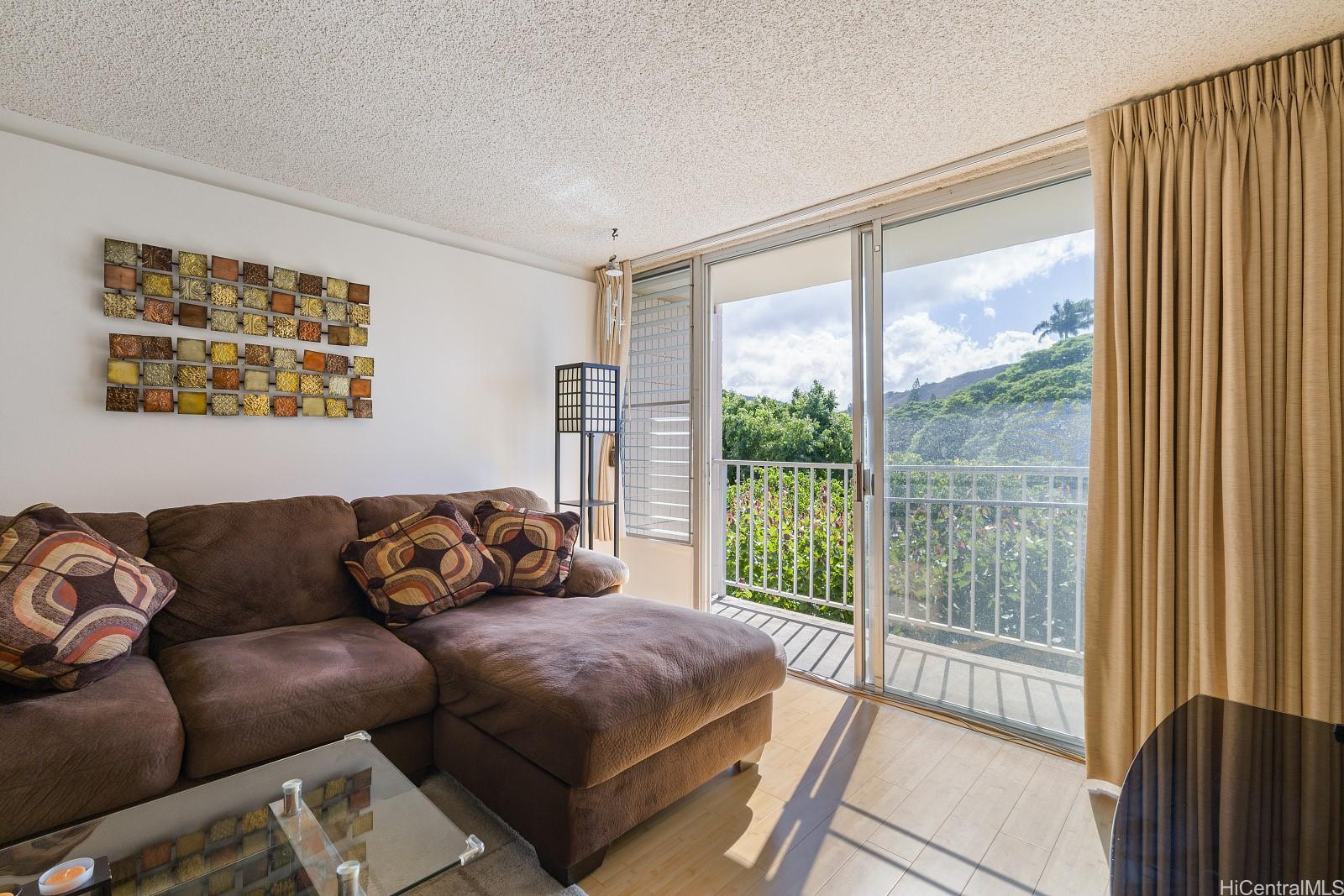 Nuuanu Park Place condo # B405, Honolulu, Hawaii - photo 4 of 25