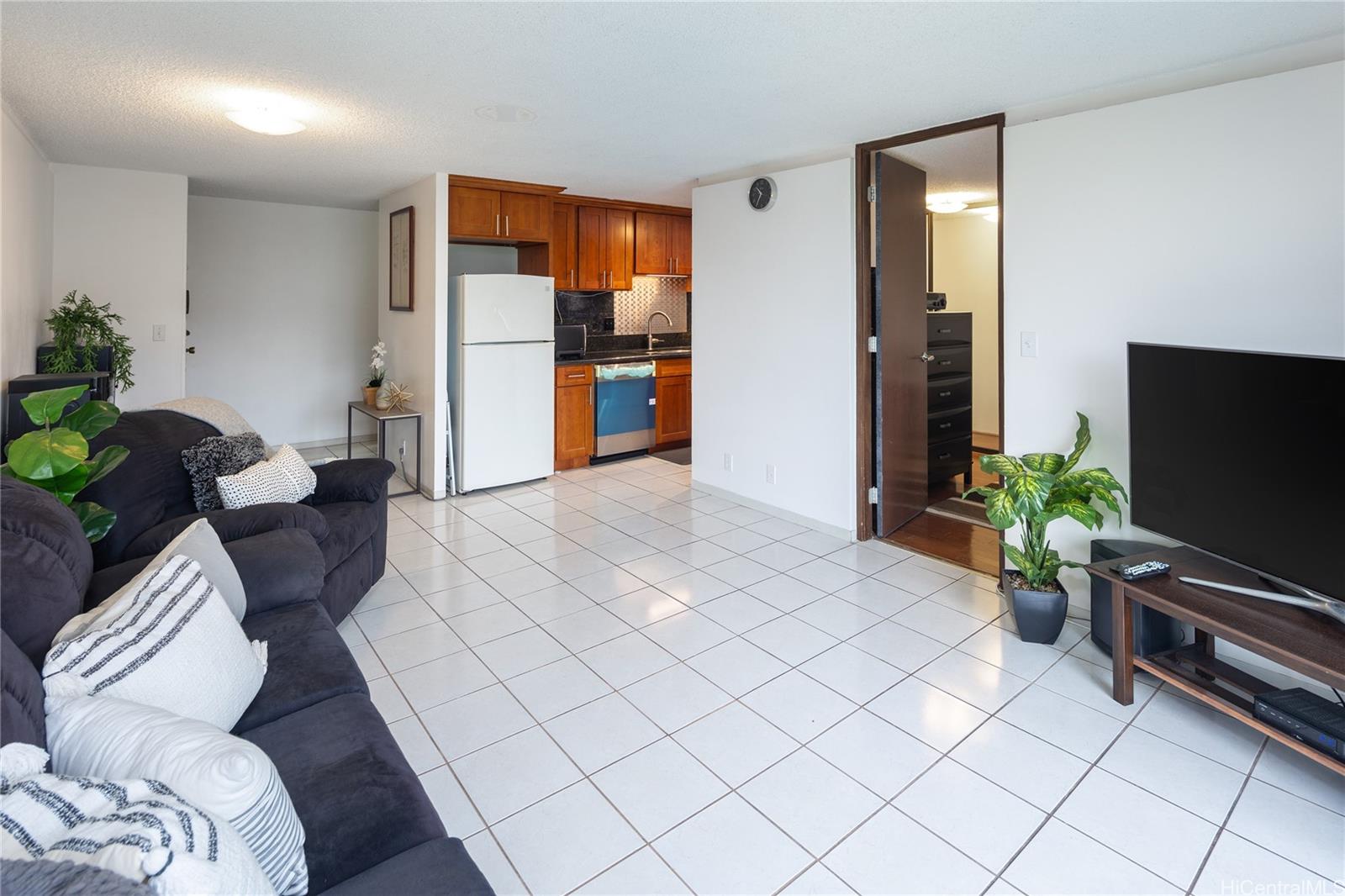 Nuuanu Park Place condo # B508, Honolulu, Hawaii - photo 3 of 24