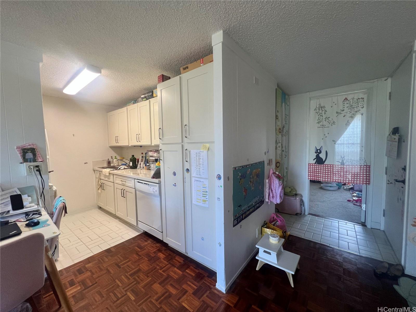 Nuuanu Park Place condo # B609, Honolulu, Hawaii - photo 5 of 8