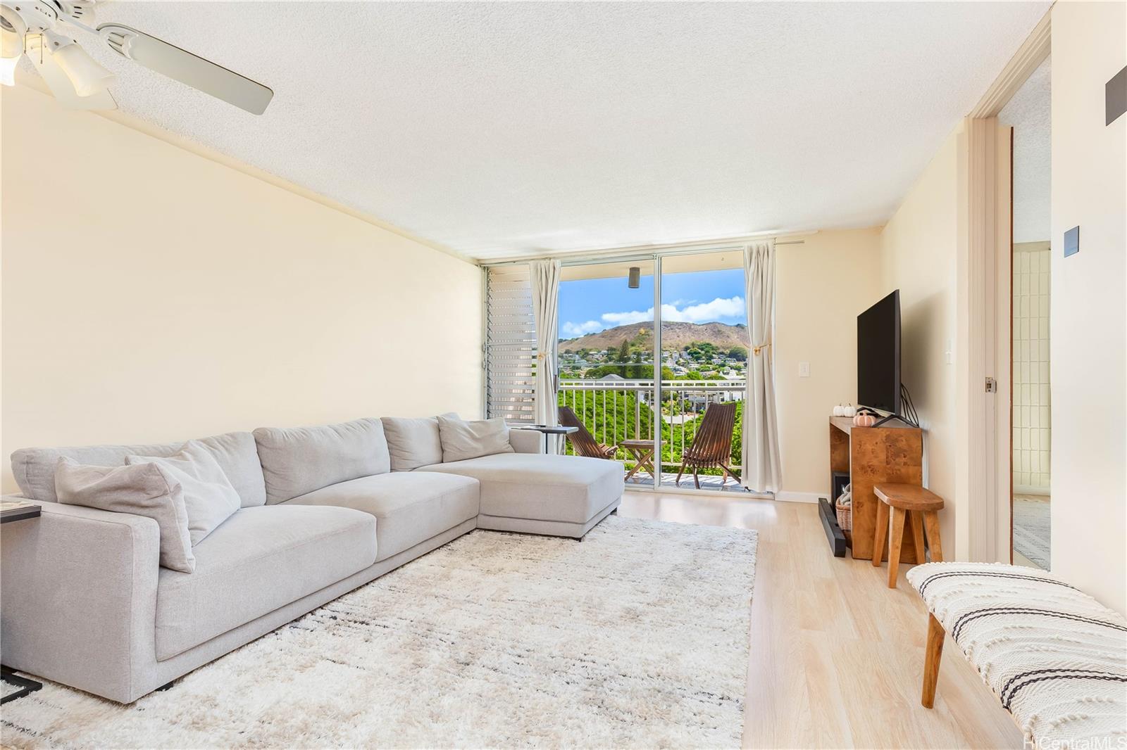 Nuuanu Park Place condo # B/PH9, Honolulu, Hawaii - photo 2 of 24