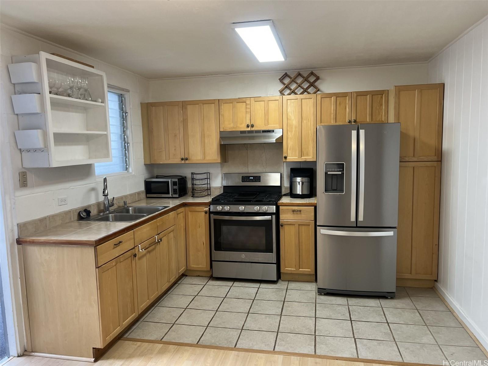 Hale Poki condo # 201, Honolulu, Hawaii - photo 4 of 20