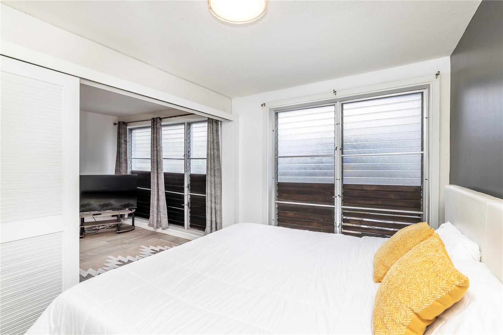 Hale Poki condo # 207, Honolulu, Hawaii - photo 4 of 5