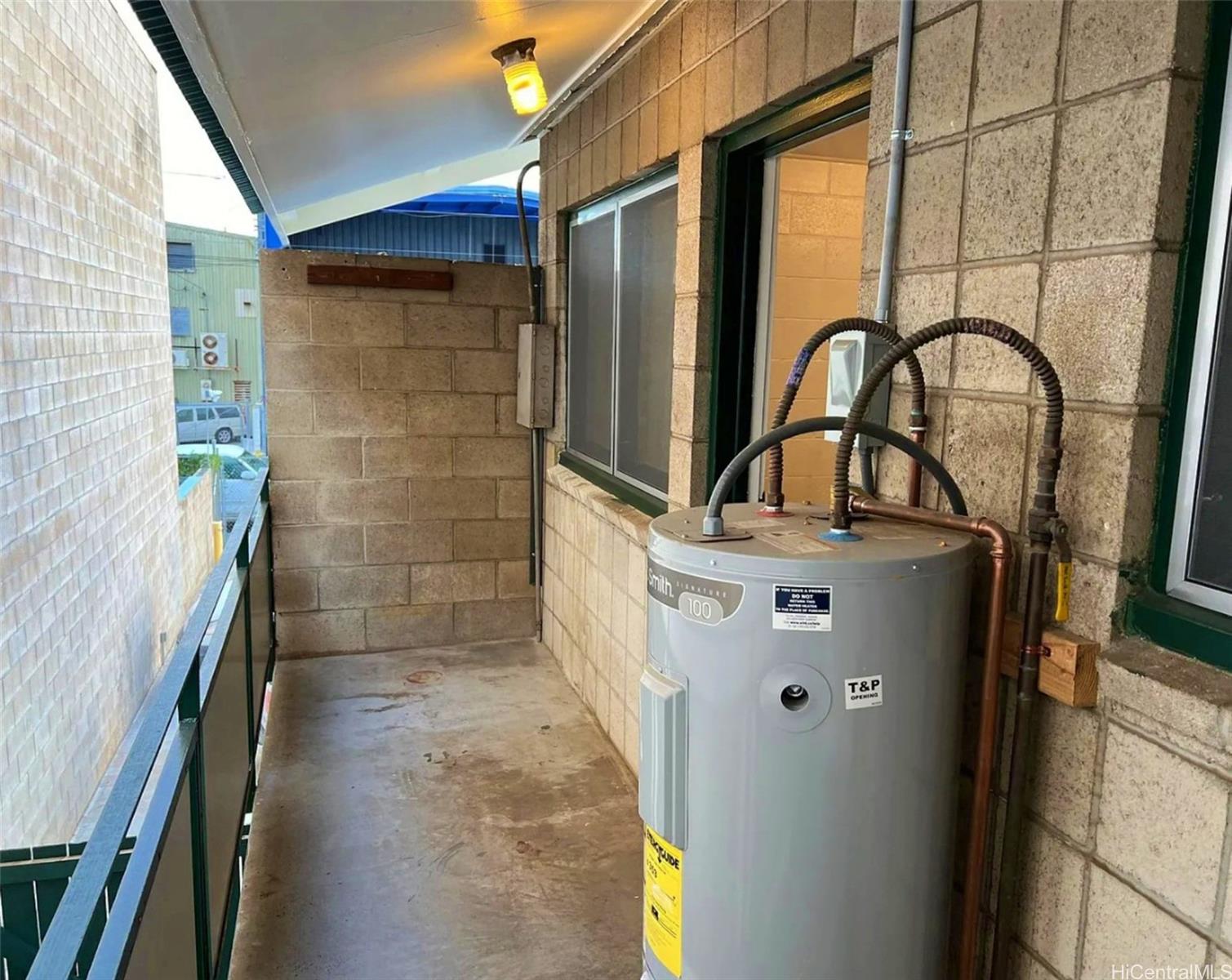 1722 Democrat St Honolulu - Multi-family - photo 2 of 8