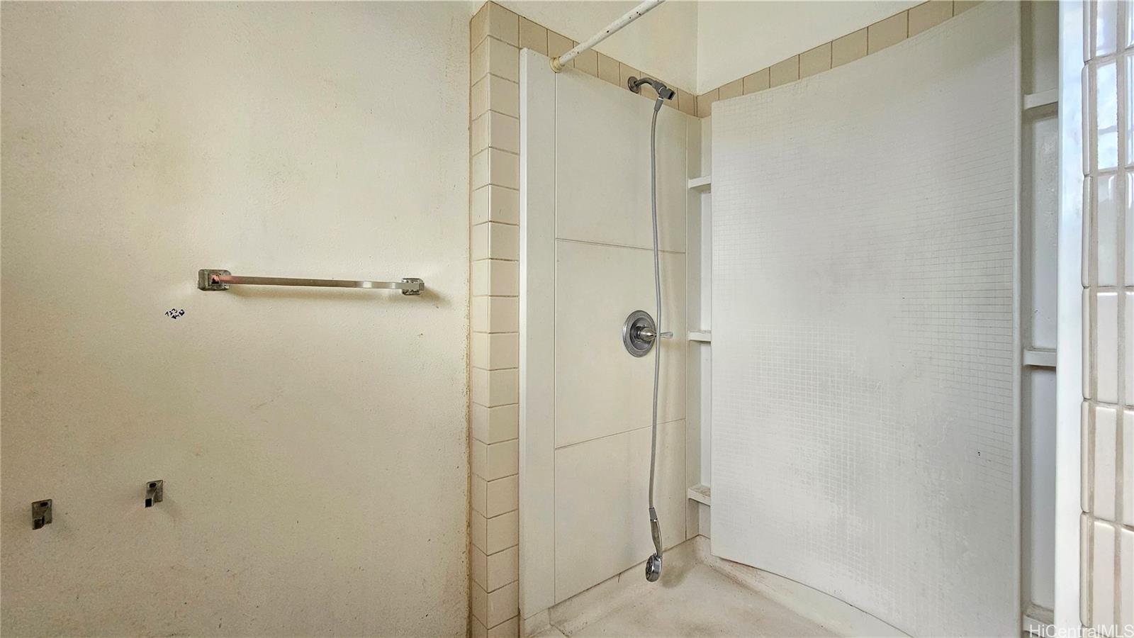 1727  Nuuanu Ave Nuuanu-lower, Honolulu home - photo 9 of 25