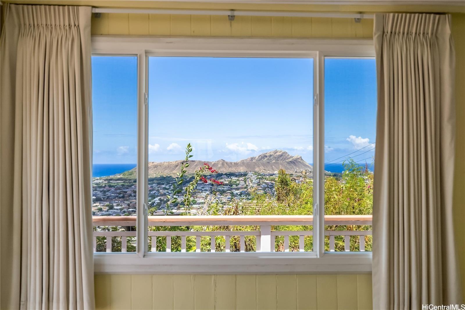 1729  Iwi Way Wilhelmina, Diamond Head home - photo 2 of 19