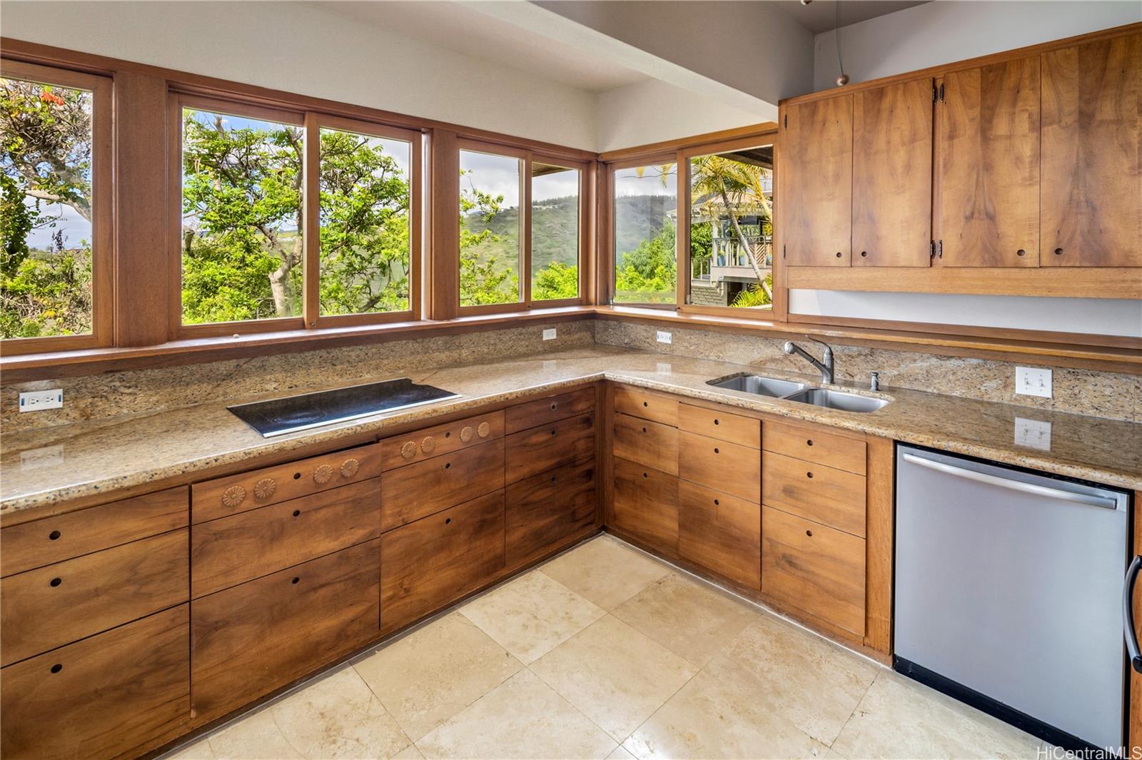 1732-A  Mikahala Way Wilhelmina, Diamond Head home - photo 9 of 25