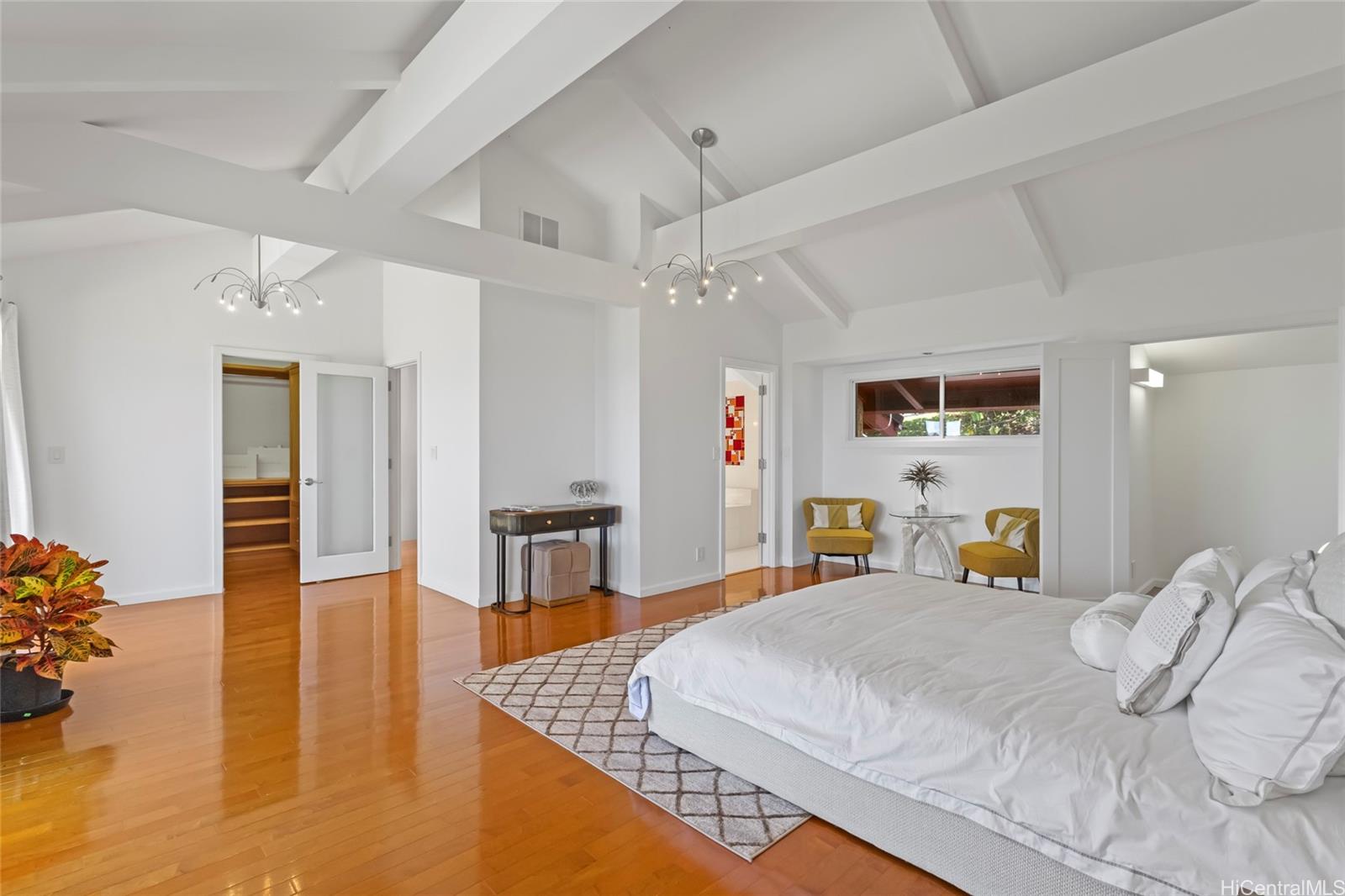 1735  Laukahi Street Waialae Iki, Diamond Head home - photo 11 of 25