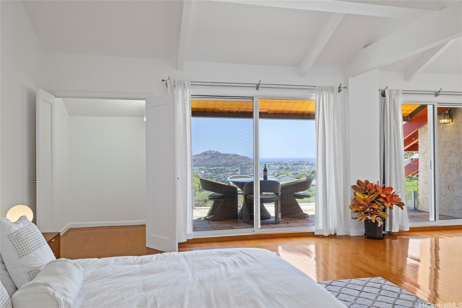 1735  Laukahi Street Waialae Iki, Diamond Head home - photo 10 of 25