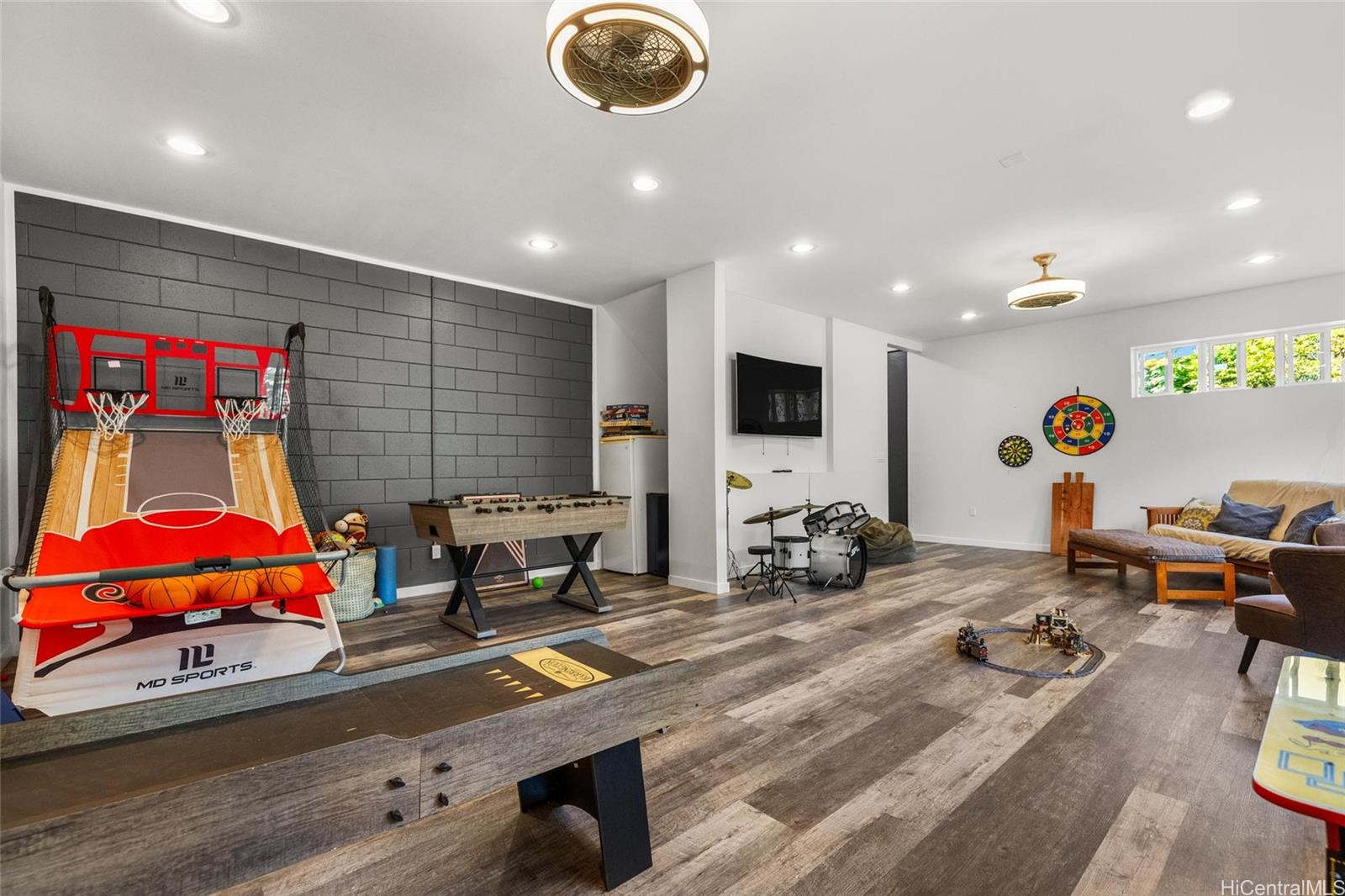 1736  Gulick Ave Kalihi-lower, Honolulu home - photo 6 of 25