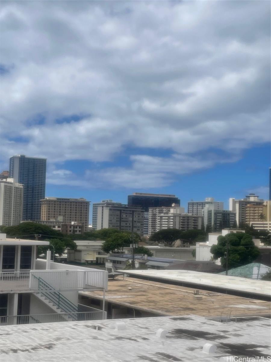 Union Plaza condo # 502B, Honolulu, Hawaii - photo 5 of 19