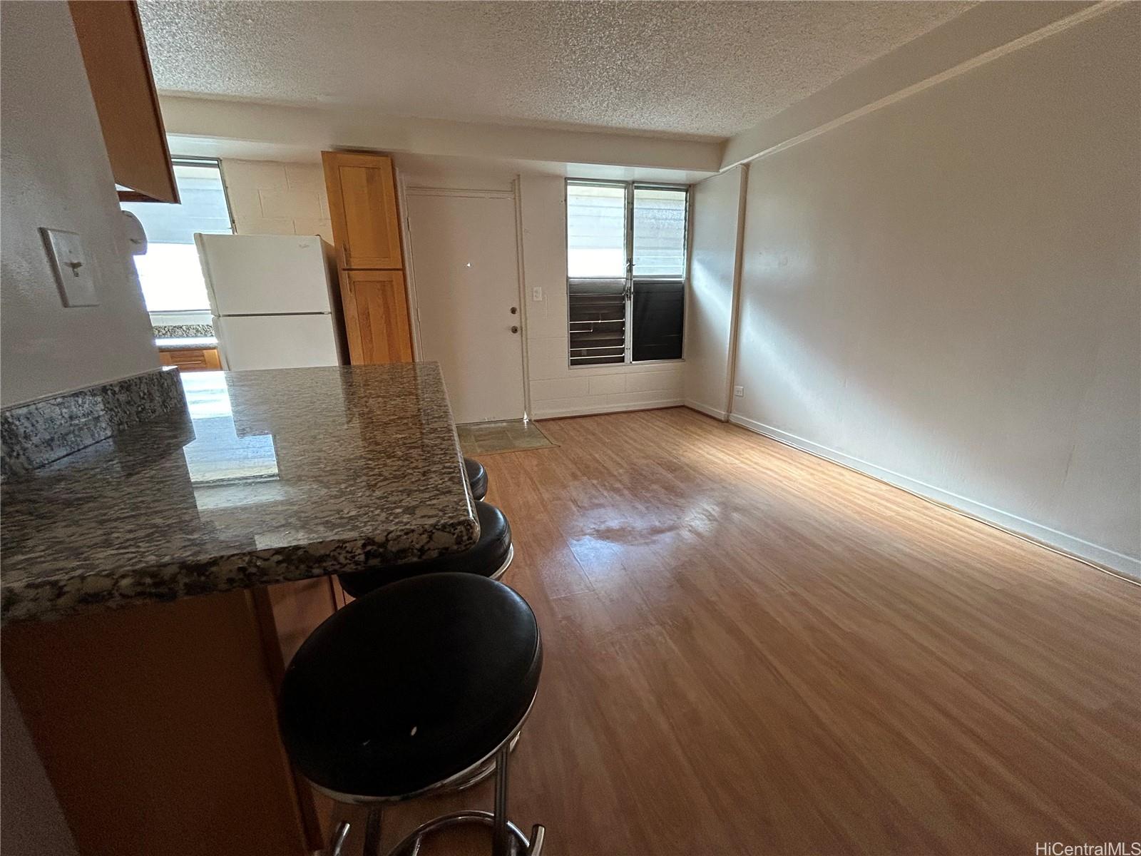 1737 S Beretania St Honolulu - Rental - photo 3 of 7