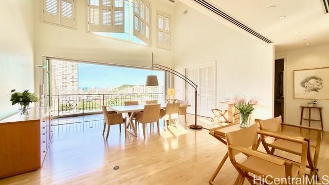 Courtyards At Punahou condo # 1, Honolulu, Hawaii - photo 2 of 24