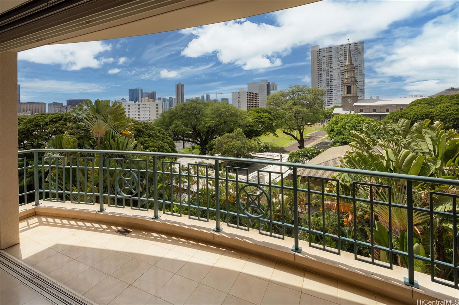 Courtyards At Punahou condo # 25, Honolulu, Hawaii - photo 21 of 25