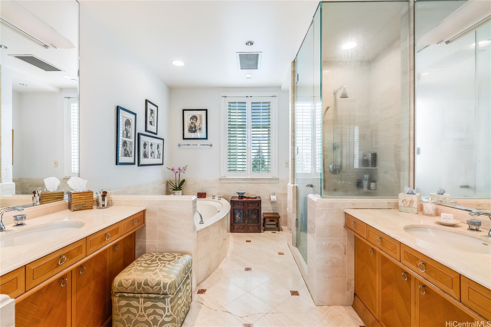 Courtyards At Punahou condo # 9, Honolulu, Hawaii - photo 13 of 25