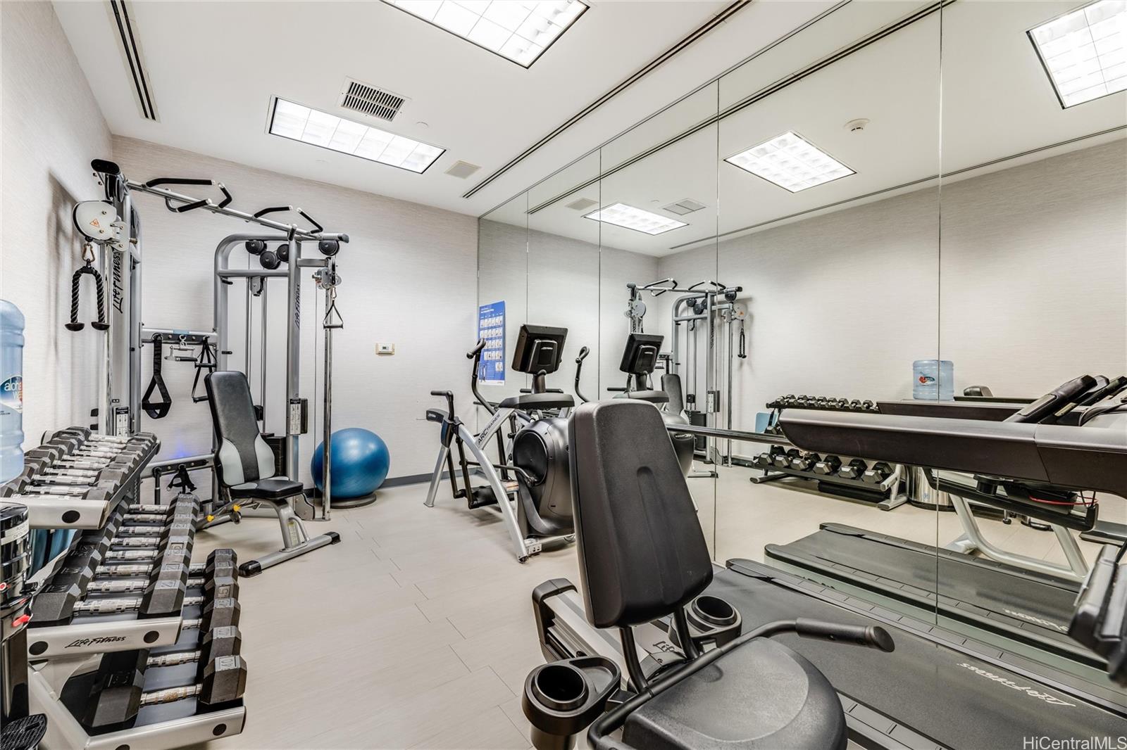 Courtyards At Punahou condo # 9, Honolulu, Hawaii - photo 21 of 25