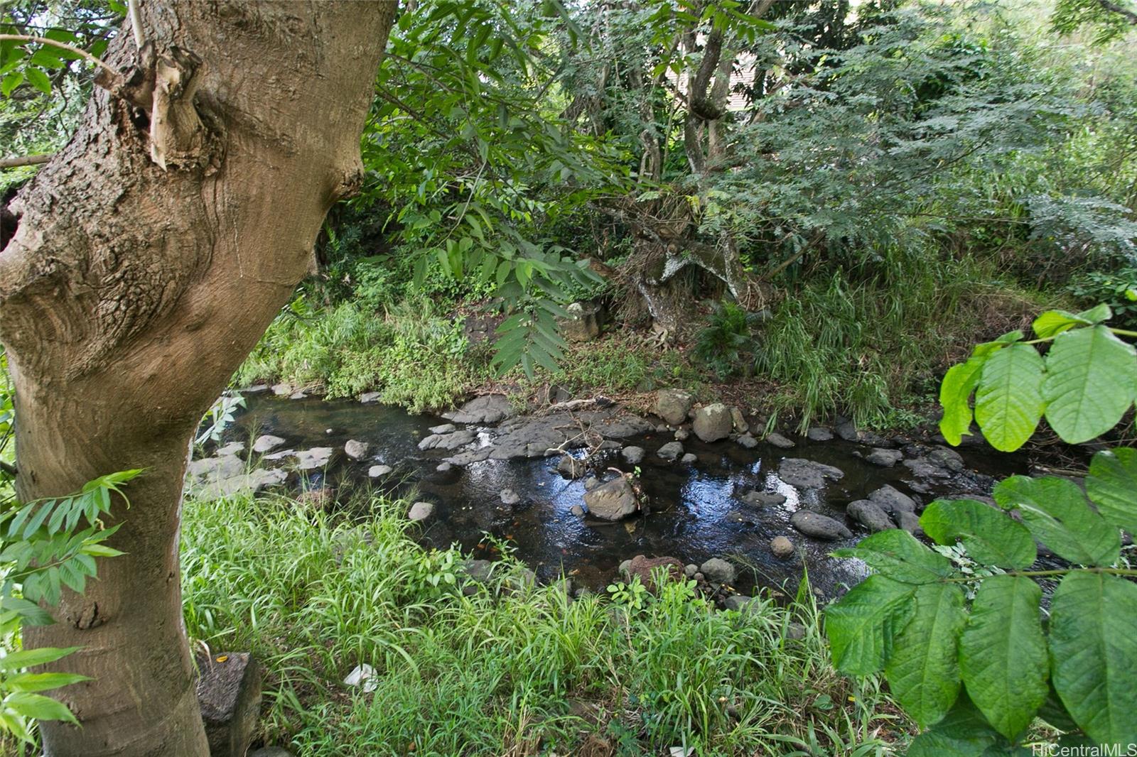 1740  Kamohoalii Street Kalihi-upper, Honolulu home - photo 22 of 25
