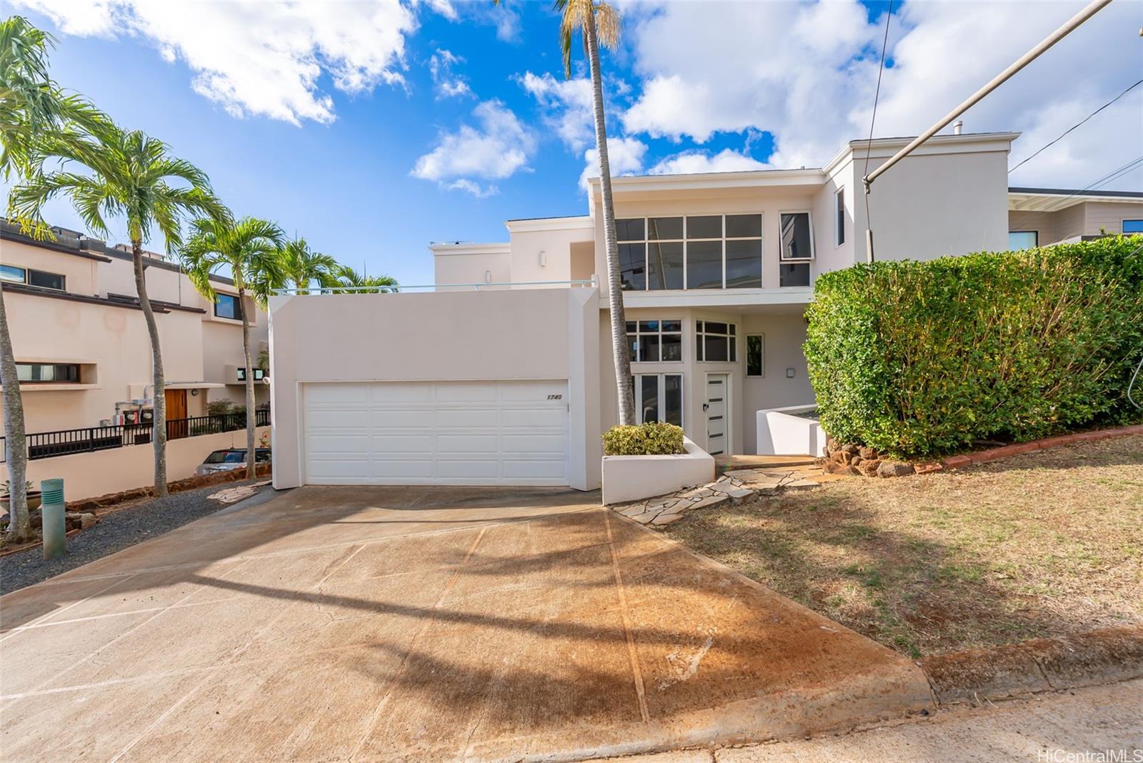1740  Mikahala Way Wilhelmina, Diamond Head home - photo 2 of 15