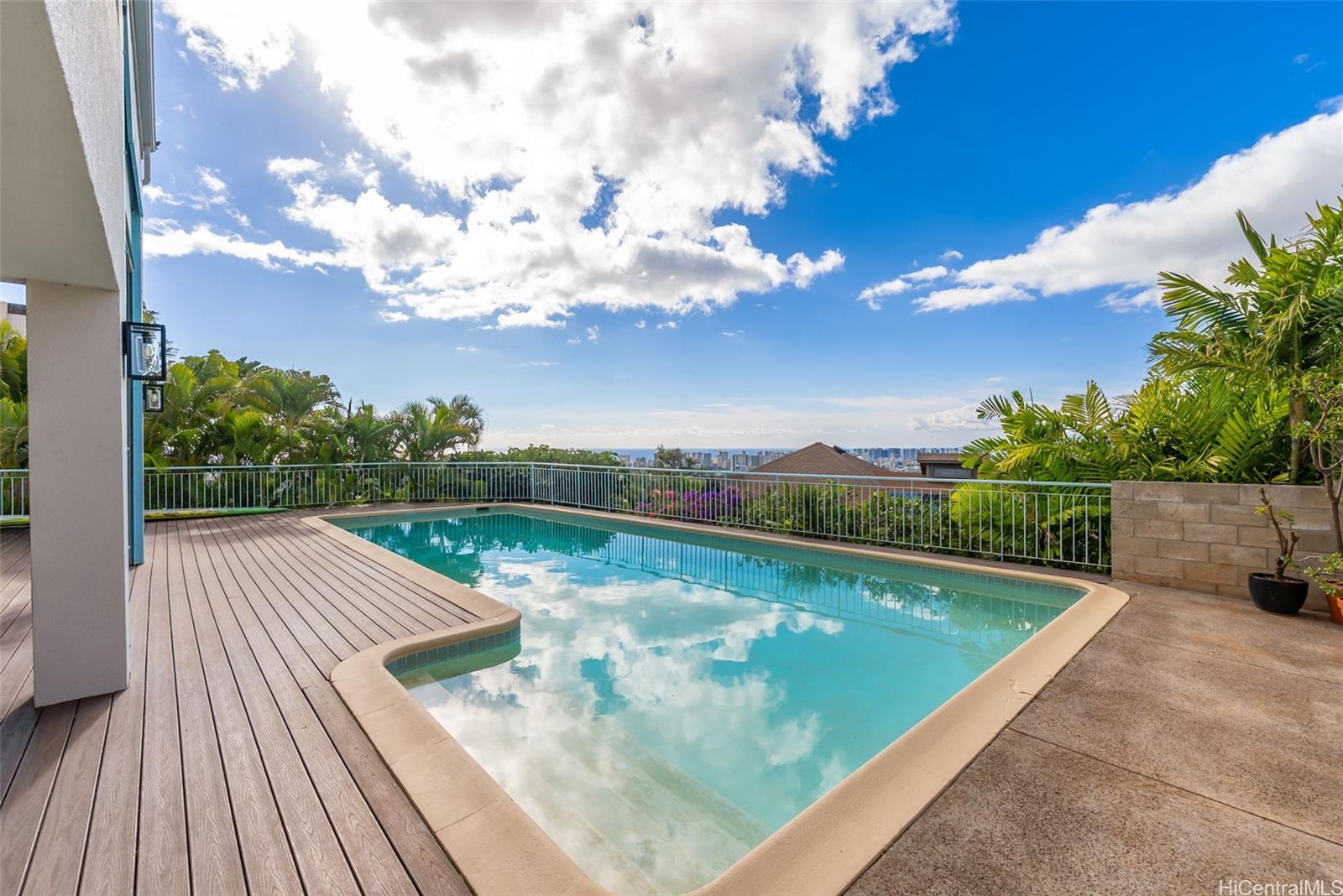 1740  Mikahala Way Wilhelmina, Diamond Head home - photo 12 of 15