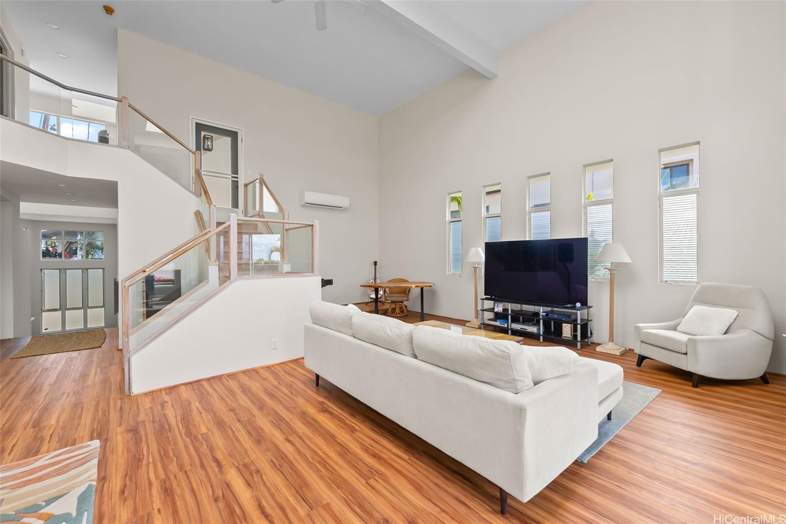 1740  Mikahala Way Wilhelmina, Diamond Head home - photo 4 of 15