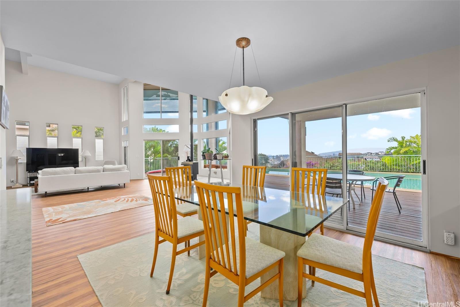 1740  Mikahala Way Wilhelmina, Diamond Head home - photo 7 of 15