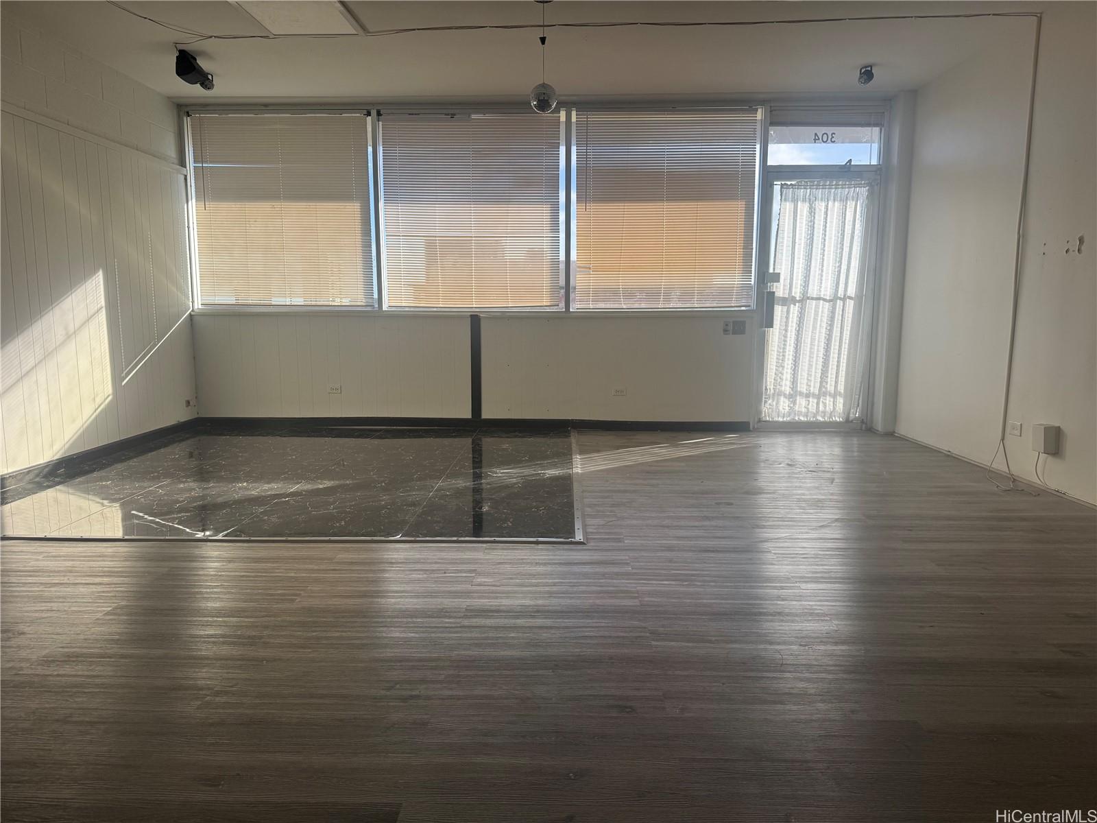 1744 Liliha St Honolulu Oahu commercial real estate photo3 of 4