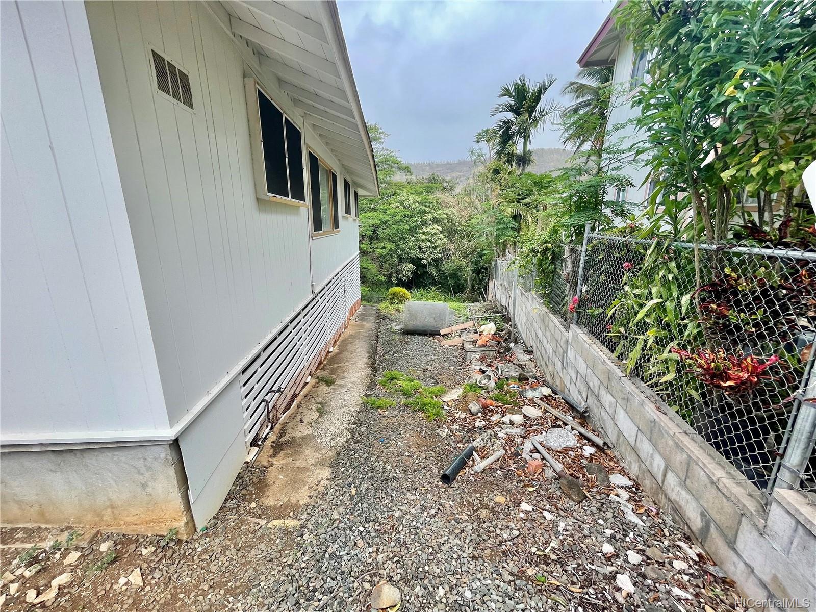 1746  Maliu Street Kalihi-upper, Honolulu home - photo 19 of 25