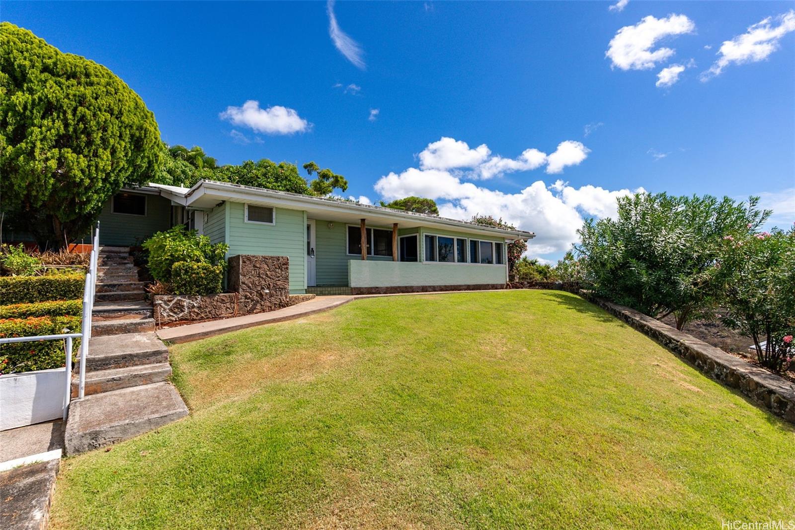 1747  Halekoa Drive Waialae Nui Rdge, Diamond Head home - photo 20 of 25