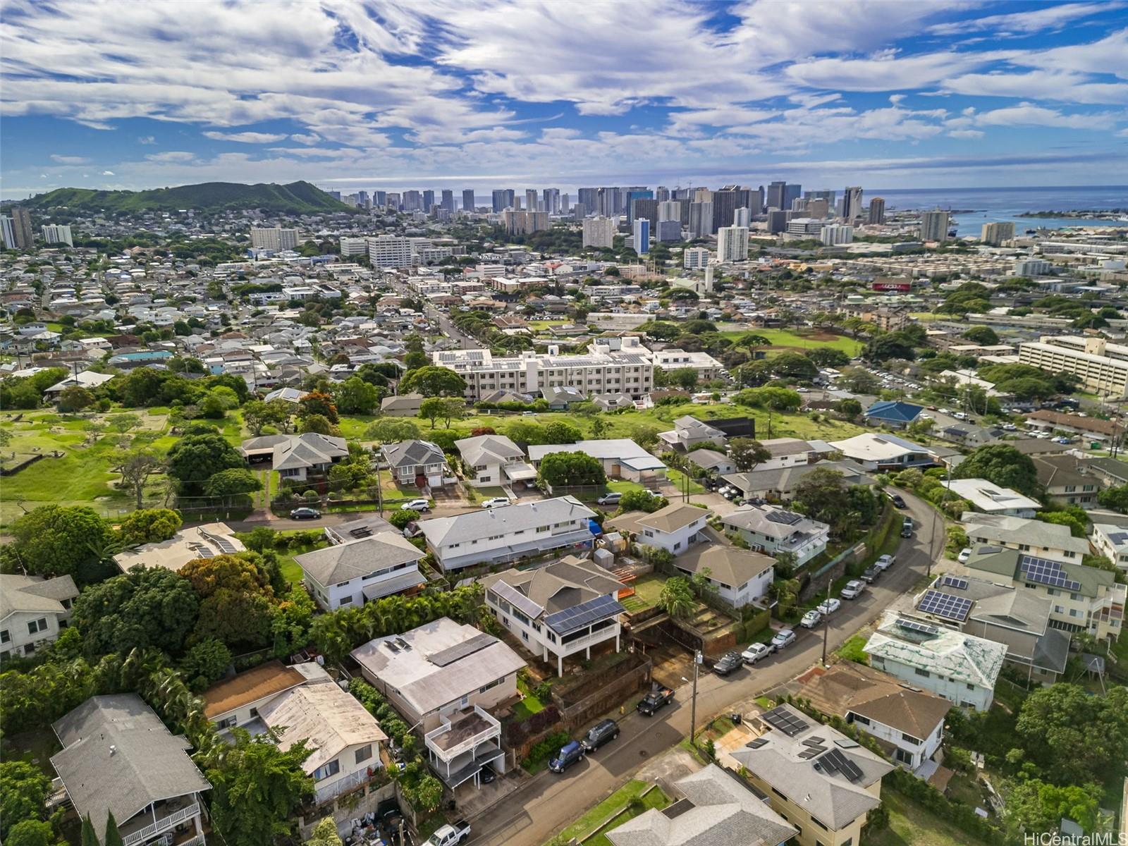 1747  Skyline Drive Kamehameha Heights, Honolulu home - photo 23 of 24