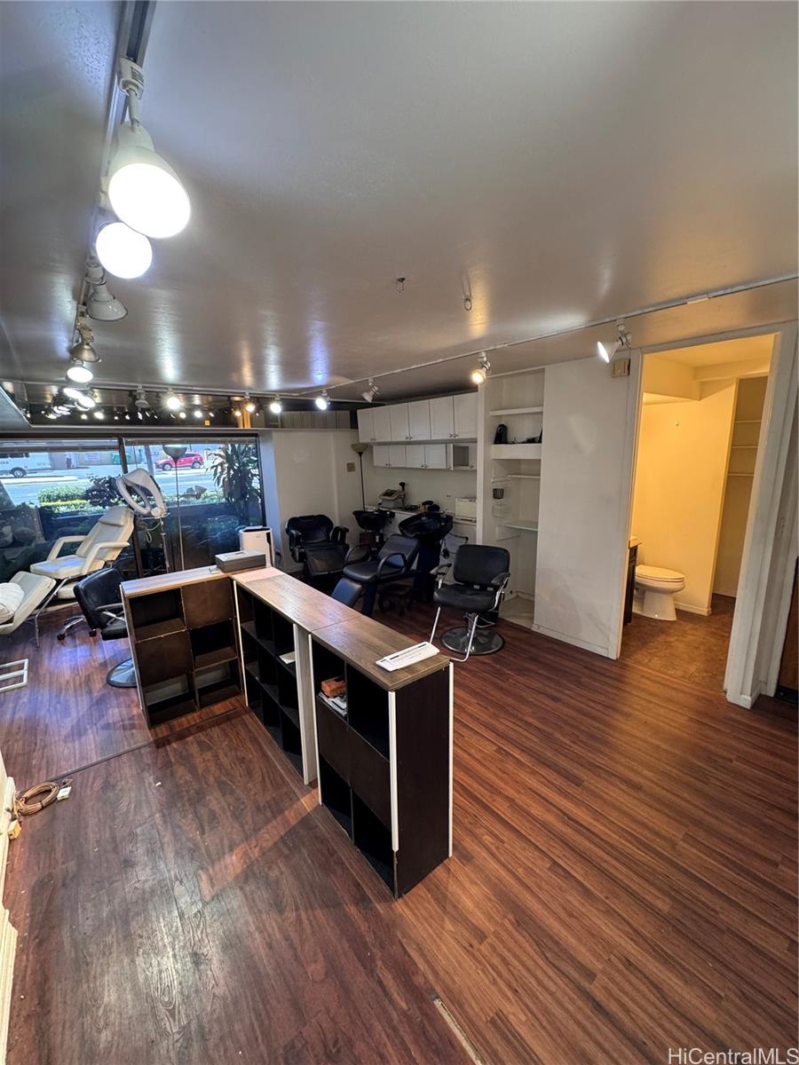 1750 Kalakaua Ave Honolulu Oahu commercial real estate photo5 of 6