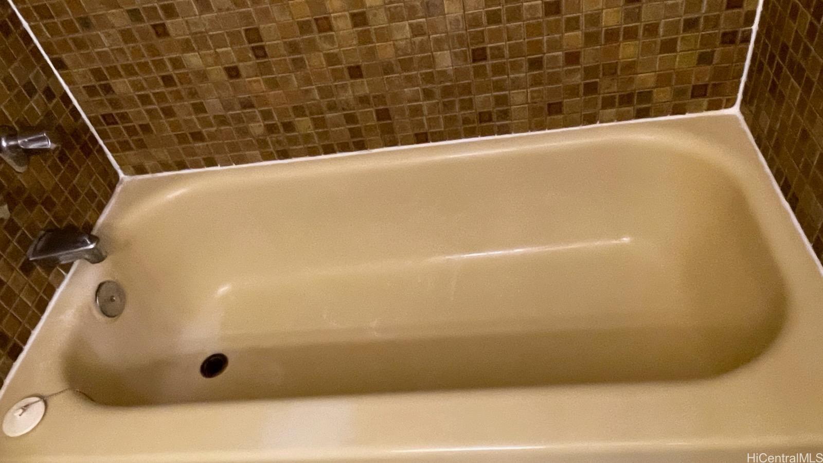 1750 Kalakaua Ave Honolulu - Rental - photo 12 of 14