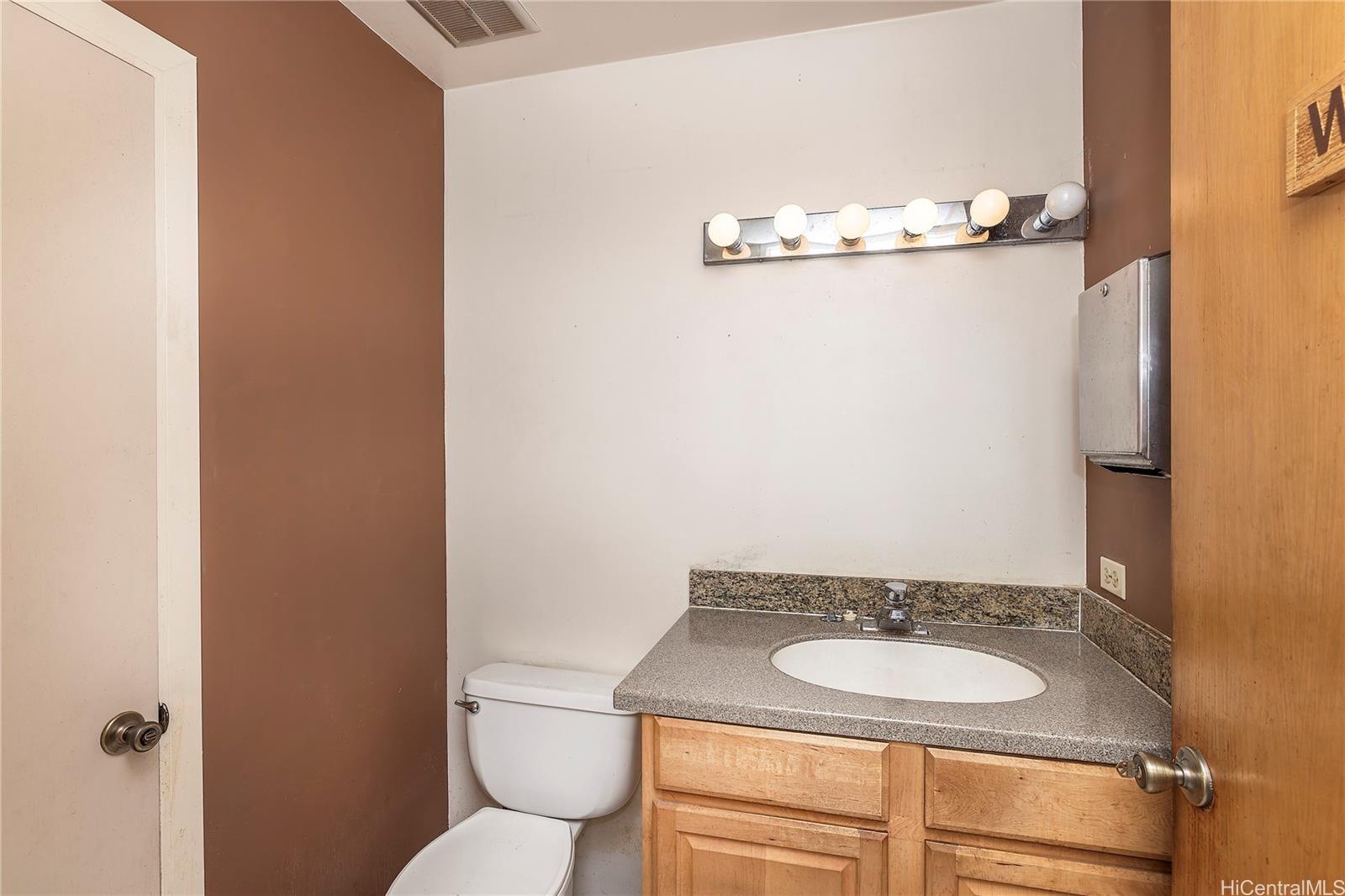 1750 Kalakaua Ave Honolulu Oahu commercial real estate photo9 of 10