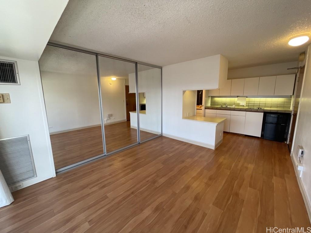 1750 Kalakaua Ave Honolulu - Rental - photo 3 of 19