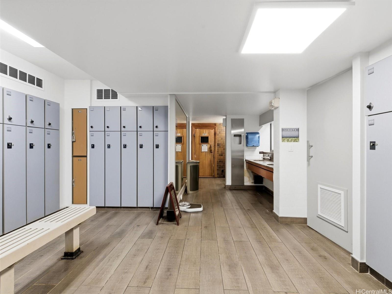 Century Center condo # 1903, Honolulu, Hawaii - photo 16 of 25